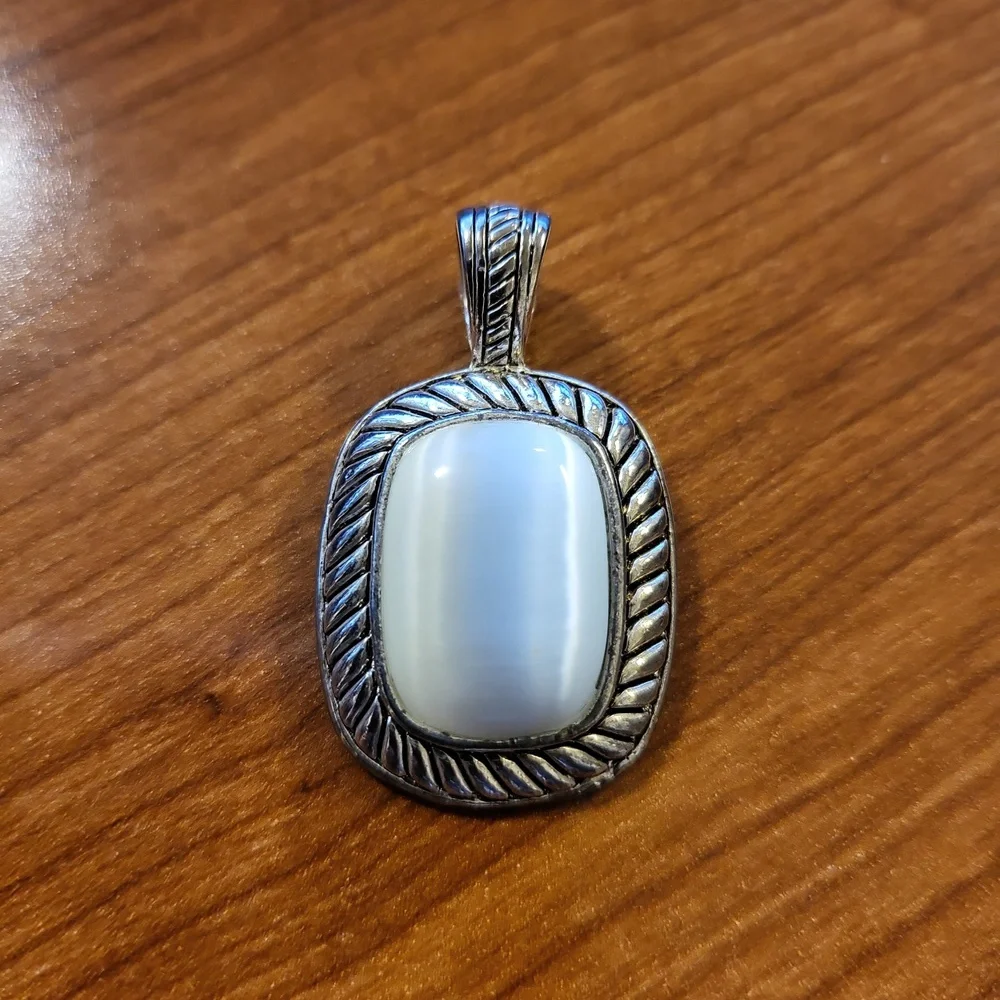 3/$25 ✨️ Pendant & Earring Set - Picture 5 of 9